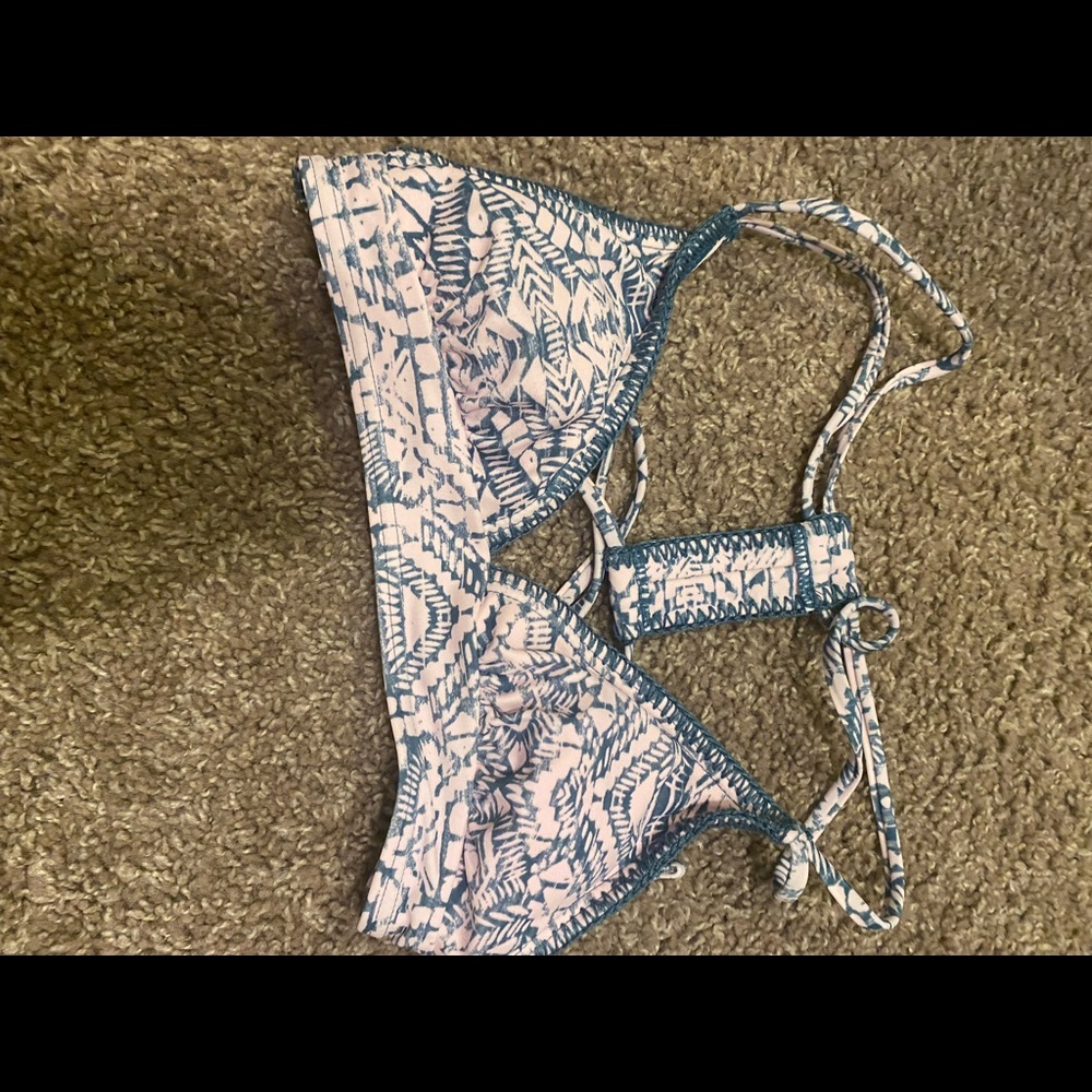 Bikini Tops - Picture 3 of 4